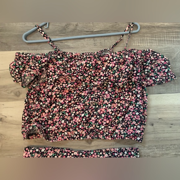 Floral Two Piece Set - Picture 2 of 4